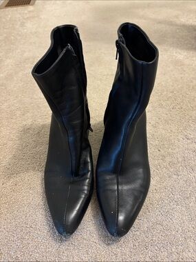 Zara Black Pointed Toe Slim Ankle Boots with Inner Zipper